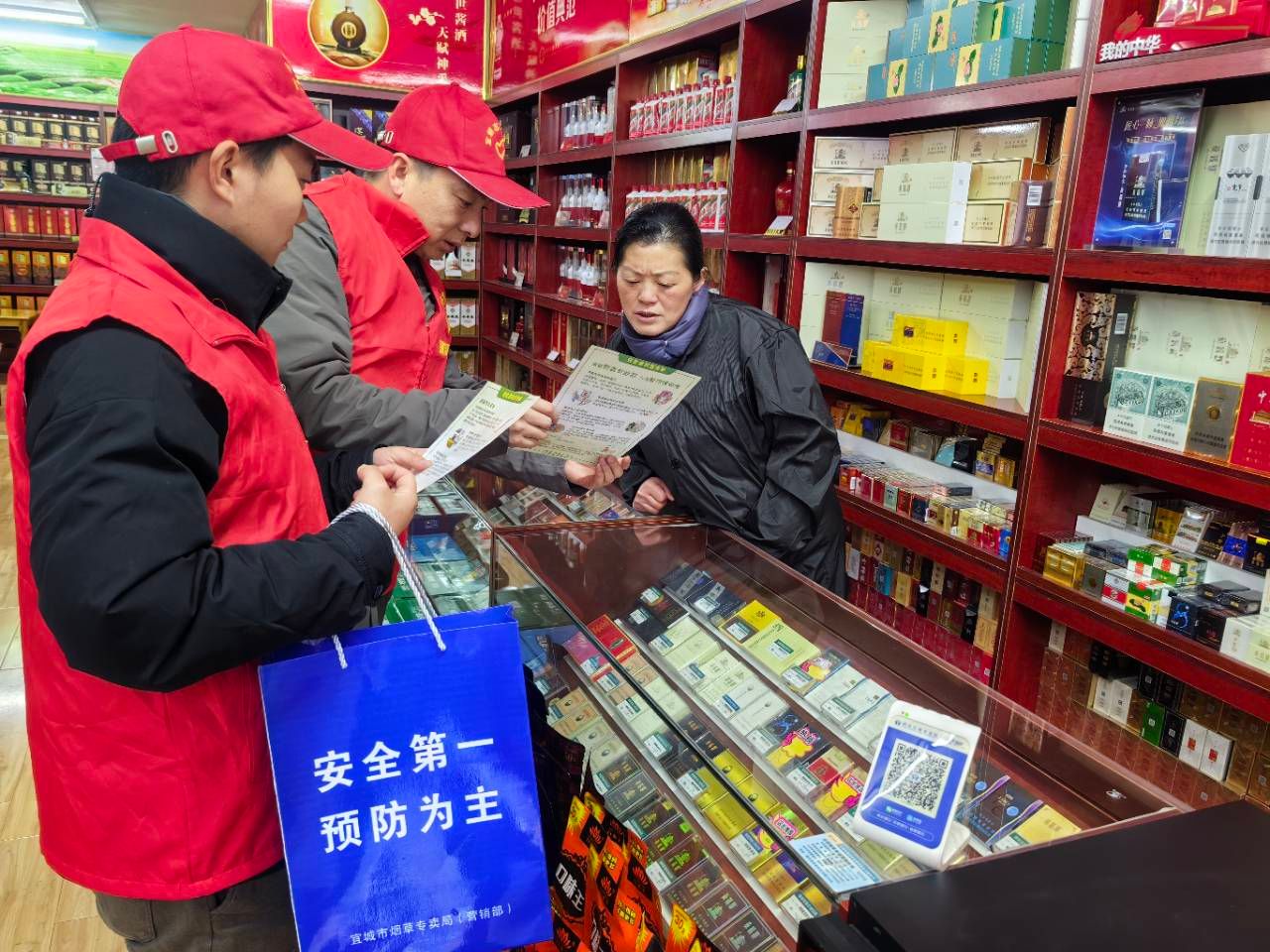 湖北宜城：节前排查除隐患坚守岗位保平安